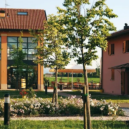 Il Bucchio Country * サン・ジョヴァンニ・イン・ペルシチェート